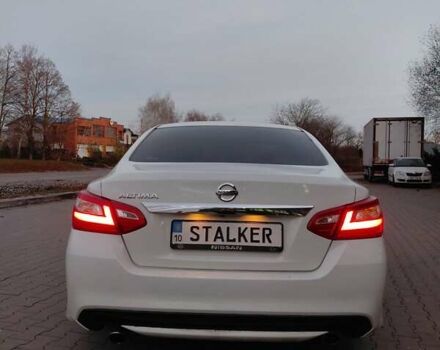 Белый Ниссан Альтима, объемом двигателя 2.49 л и пробегом 132 тыс. км за 12999 $, фото 1 на Automoto.ua