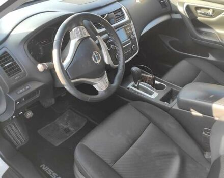 Білий Ніссан Альтіма, об'ємом двигуна 2.5 л та пробігом 135 тис. км за 12000 $, фото 2 на Automoto.ua