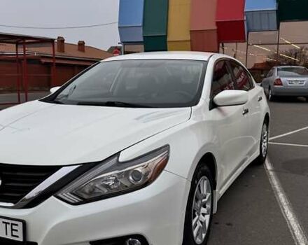 Белый Ниссан Альтима, объемом двигателя 2.5 л и пробегом 75 тыс. км за 11999 $, фото 2 на Automoto.ua