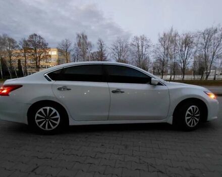 Белый Ниссан Альтима, объемом двигателя 2.49 л и пробегом 132 тыс. км за 12999 $, фото 3 на Automoto.ua