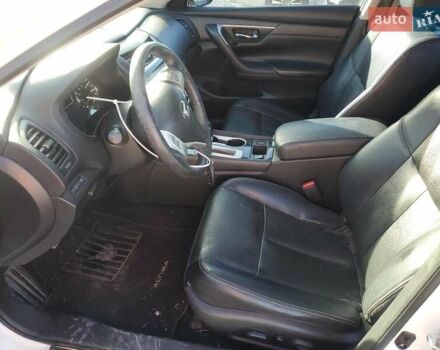 Белый Ниссан Альтима, объемом двигателя 2.49 л и пробегом 153 тыс. км за 1800 $, фото 7 на Automoto.ua