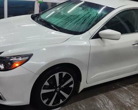 Белый Ниссан Альтима, объемом двигателя 2.49 л и пробегом 90 тыс. км за 14000 $, фото 7 на Automoto.ua