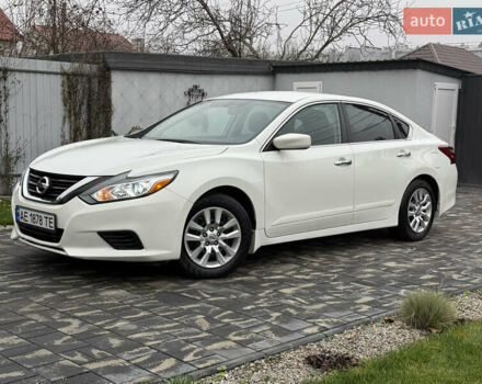 Білий Ніссан Альтіма, об'ємом двигуна 2.49 л та пробігом 87 тис. км за 10300 $, фото 4 на Automoto.ua