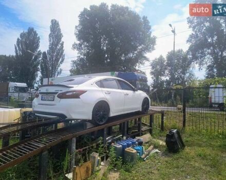 Белый Ниссан Альтима, объемом двигателя 2.49 л и пробегом 148 тыс. км за 11500 $, фото 7 на Automoto.ua