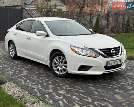 Білий Ніссан Альтіма, об'ємом двигуна 2.49 л та пробігом 87 тис. км за 10300 $, фото 22 на Automoto.ua