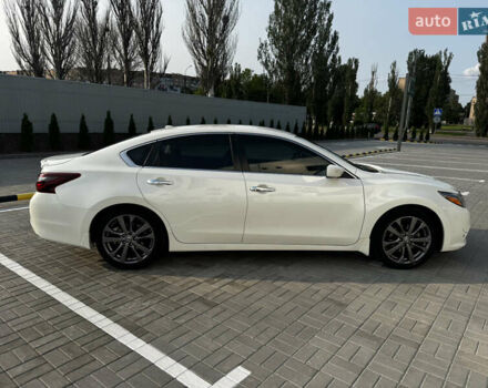 Белый Ниссан Альтима, объемом двигателя 2.5 л и пробегом 133 тыс. км за 11000 $, фото 5 на Automoto.ua