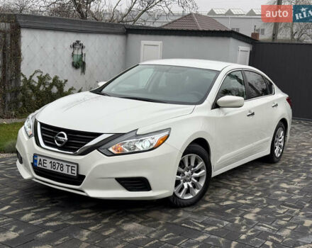 Білий Ніссан Альтіма, об'ємом двигуна 2.49 л та пробігом 87 тис. км за 10300 $, фото 7 на Automoto.ua