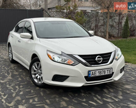 Білий Ніссан Альтіма, об'ємом двигуна 2.49 л та пробігом 87 тис. км за 10300 $, фото 23 на Automoto.ua