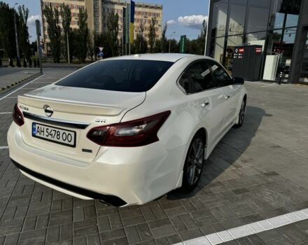 Белый Ниссан Альтима, объемом двигателя 2.5 л и пробегом 133 тыс. км за 11000 $, фото 2 на Automoto.ua