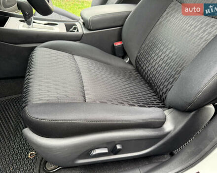 Білий Ніссан Альтіма, об'ємом двигуна 2.49 л та пробігом 87 тис. км за 10300 $, фото 16 на Automoto.ua