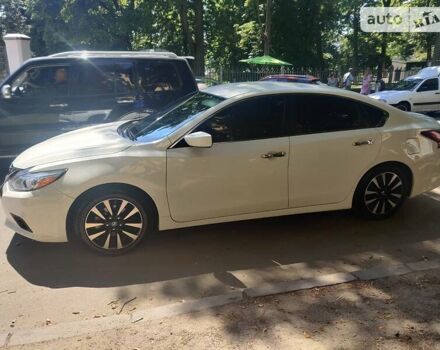 Белый Ниссан Альтима, объемом двигателя 2.5 л и пробегом 170 тыс. км за 13600 $, фото 16 на Automoto.ua