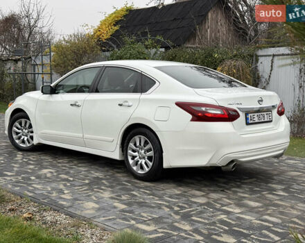 Білий Ніссан Альтіма, об'ємом двигуна 2.49 л та пробігом 87 тис. км за 10300 $, фото 25 на Automoto.ua