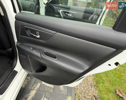 Білий Ніссан Альтіма, об'ємом двигуна 2.49 л та пробігом 87 тис. км за 10300 $, фото 17 на Automoto.ua