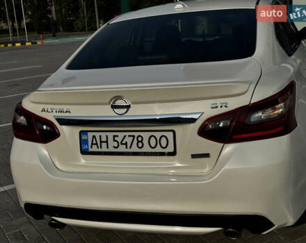 Белый Ниссан Альтима, объемом двигателя 2.5 л и пробегом 133 тыс. км за 11000 $, фото 8 на Automoto.ua