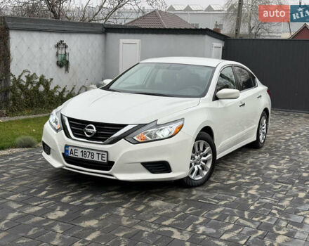 Білий Ніссан Альтіма, об'ємом двигуна 2.49 л та пробігом 87 тис. км за 10300 $, фото 1 на Automoto.ua