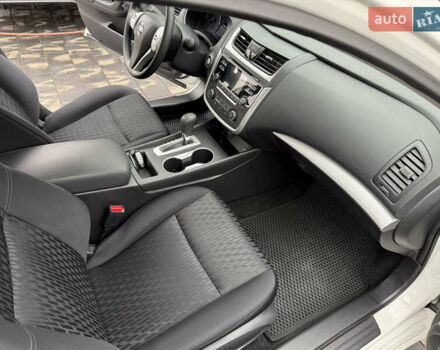 Білий Ніссан Альтіма, об'ємом двигуна 2.49 л та пробігом 87 тис. км за 10300 $, фото 5 на Automoto.ua