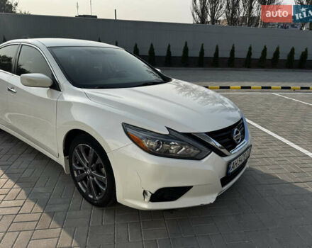 Белый Ниссан Альтима, объемом двигателя 2.5 л и пробегом 133 тыс. км за 11000 $, фото 3 на Automoto.ua