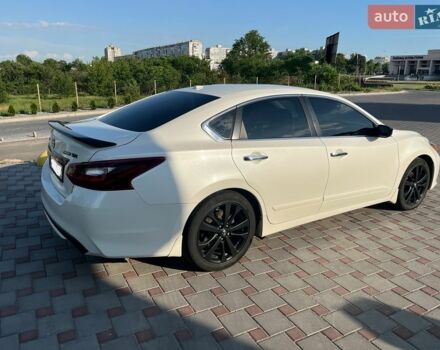 Белый Ниссан Альтима, объемом двигателя 2.49 л и пробегом 140 тыс. км за 12600 $, фото 1 на Automoto.ua