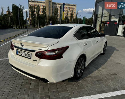 Белый Ниссан Альтима, объемом двигателя 2.5 л и пробегом 133 тыс. км за 11000 $, фото 7 на Automoto.ua