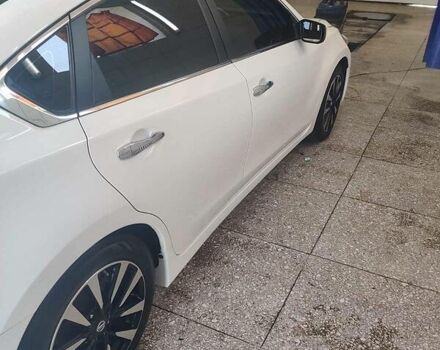 Белый Ниссан Альтима, объемом двигателя 2.5 л и пробегом 170 тыс. км за 13600 $, фото 3 на Automoto.ua