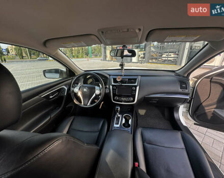 Белый Ниссан Альтима, объемом двигателя 2.5 л и пробегом 133 тыс. км за 11000 $, фото 21 на Automoto.ua