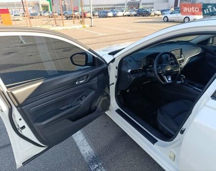 Белый Ниссан Альтима, объемом двигателя 2.5 л и пробегом 173 тыс. км за 13800 $, фото 5 на Automoto.ua