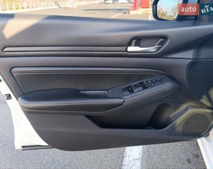 Білий Ніссан Альтіма, об'ємом двигуна 2.5 л та пробігом 174 тис. км за 12900 $, фото 11 на Automoto.ua