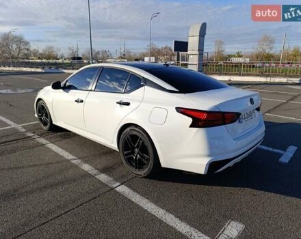 Білий Ніссан Альтіма, об'ємом двигуна 2.5 л та пробігом 174 тис. км за 12900 $, фото 4 на Automoto.ua