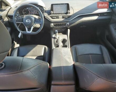 Белый Ниссан Альтима, объемом двигателя 2.5 л и пробегом 83 тыс. км за 3700 $, фото 7 на Automoto.ua