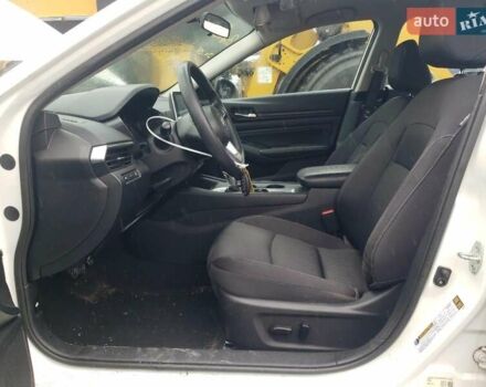 Білий Ніссан Альтіма, об'ємом двигуна 2.49 л та пробігом 48 тис. км за 2600 $, фото 6 на Automoto.ua