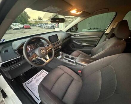 Белый Ниссан Альтима, объемом двигателя 2.5 л и пробегом 43 тыс. км за 3800 $, фото 4 на Automoto.ua