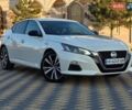 Белый Ниссан Альтима, объемом двигателя 2.5 л и пробегом 129 тыс. км за 14799 $, фото 1 на Automoto.ua
