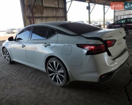 Белый Ниссан Альтима, объемом двигателя 2.49 л и пробегом 43 тыс. км за 5500 $, фото 1 на Automoto.ua