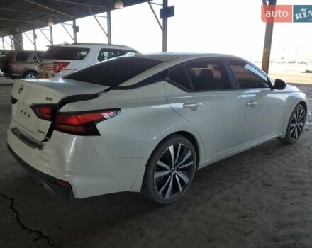 Белый Ниссан Альтима, объемом двигателя 2.49 л и пробегом 43 тыс. км за 5500 $, фото 3 на Automoto.ua