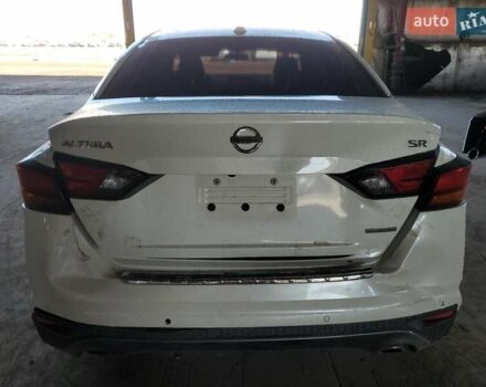 Белый Ниссан Альтима, объемом двигателя 2.49 л и пробегом 43 тыс. км за 5500 $, фото 2 на Automoto.ua
