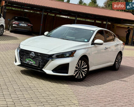 Белый Ниссан Альтима, объемом двигателя 2.5 л и пробегом 4 тыс. км за 24900 $, фото 1 на Automoto.ua