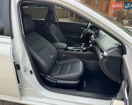 Белый Ниссан Альтима, объемом двигателя 2.5 л и пробегом 4 тыс. км за 24900 $, фото 67 на Automoto.ua