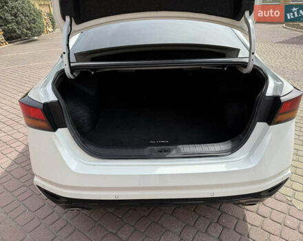 Белый Ниссан Альтима, объемом двигателя 2.5 л и пробегом 4 тыс. км за 24900 $, фото 74 на Automoto.ua