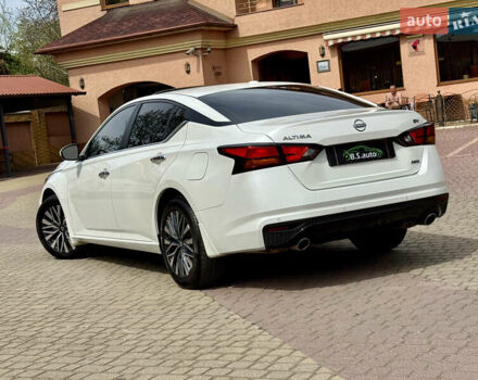 Белый Ниссан Альтима, объемом двигателя 2.5 л и пробегом 4 тыс. км за 24900 $, фото 3 на Automoto.ua