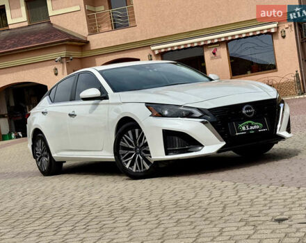 Белый Ниссан Альтима, объемом двигателя 2.5 л и пробегом 4 тыс. км за 24900 $, фото 4 на Automoto.ua