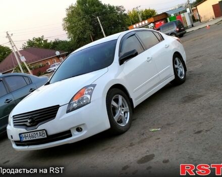 Белый Ниссан Альтима, объемом двигателя 2.5 л и пробегом 150 тыс. км за 6500 $, фото 1 на Automoto.ua