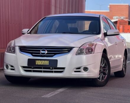 Белый Ниссан Альтима, объемом двигателя 2 л и пробегом 263 тыс. км за 6700 $, фото 1 на Automoto.ua