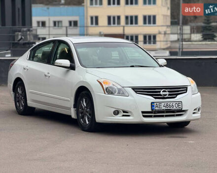 Белый Ниссан Альтима, объемом двигателя 2.49 л и пробегом 160 тыс. км за 6999 $, фото 1 на Automoto.ua