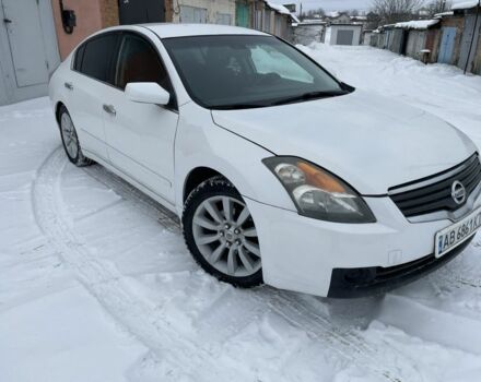 Белый Ниссан Альтима, объемом двигателя 2.5 л и пробегом 225 тыс. км за 5900 $, фото 1 на Automoto.ua