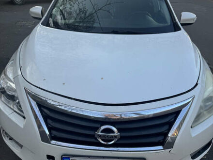 Белый Ниссан Альтима, объемом двигателя 2.5 л и пробегом 168 тыс. км за 10900 $, фото 1 на Automoto.ua