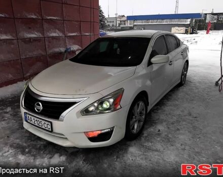 Белый Ниссан Альтима, объемом двигателя 2.5 л и пробегом 250 тыс. км за 8500 $, фото 1 на Automoto.ua