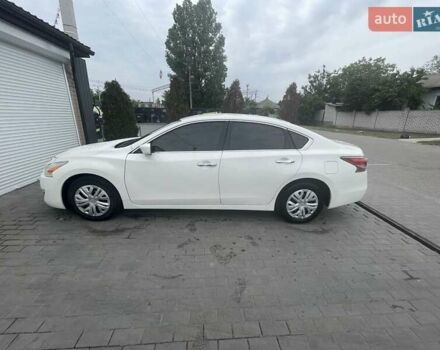 Белый Ниссан Альтима, объемом двигателя 2.5 л и пробегом 209 тыс. км за 8700 $, фото 1 на Automoto.ua