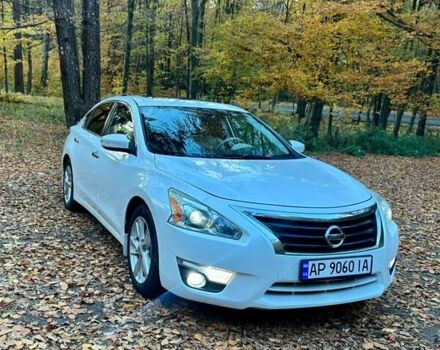 Ниссан Альтима 2015 в Львове на Automoto.ua Белый Ниссан Альтима, объемом двигателя 2.5 л и пробегом 177 тыс. км за 8900 $, фото 1 на Automoto.ua