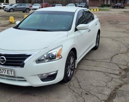 Белый Ниссан Альтима, объемом двигателя 2.5 л и пробегом 121 тыс. км за 10000 $, фото 1 на Automoto.ua