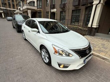 Белый Ниссан Альтима, объемом двигателя 2.5 л и пробегом 209 тыс. км за 9400 $, фото 1 на Automoto.ua